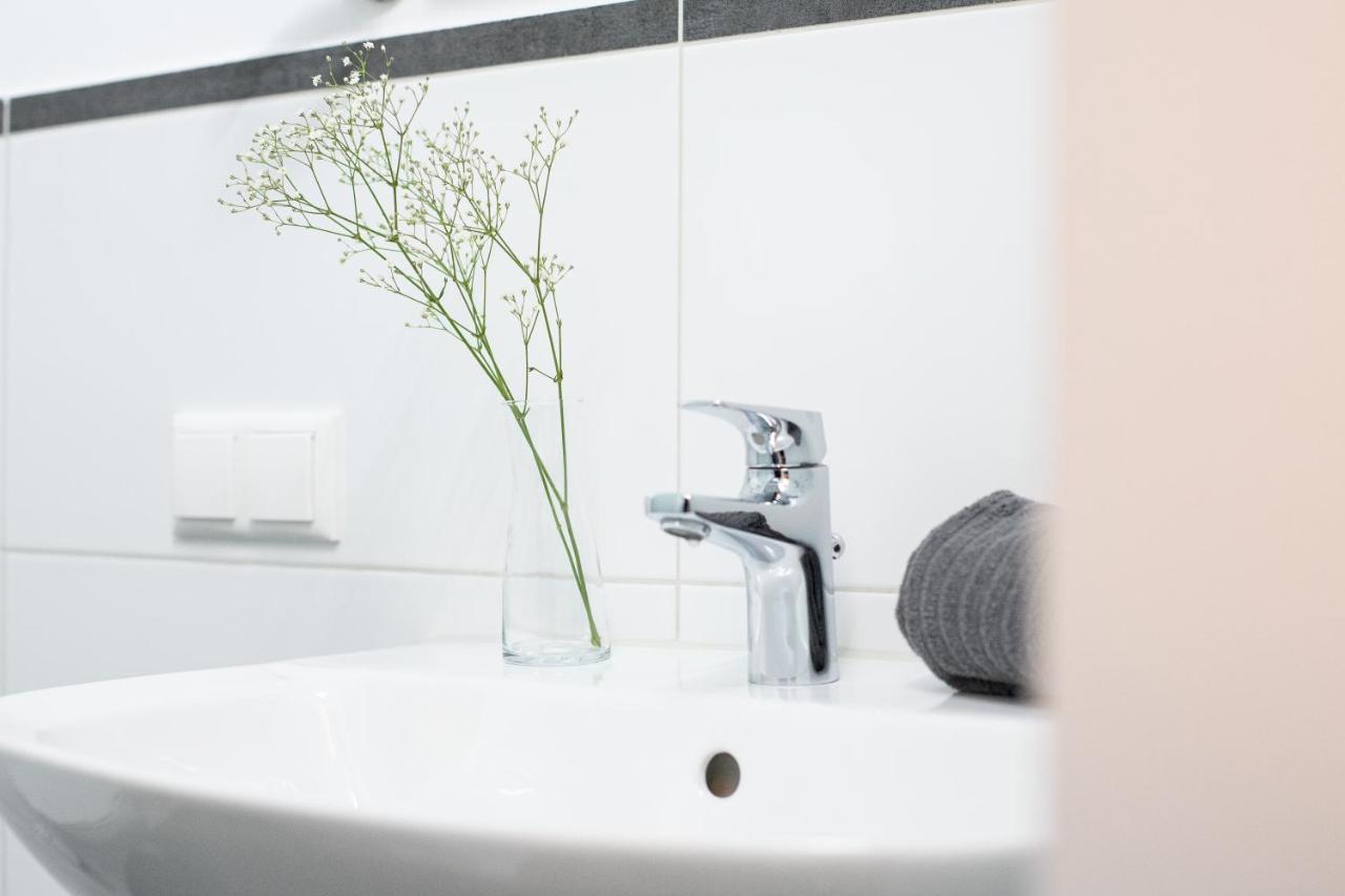 Gaestezimmer Ross Hohenlinden Exteriör bild