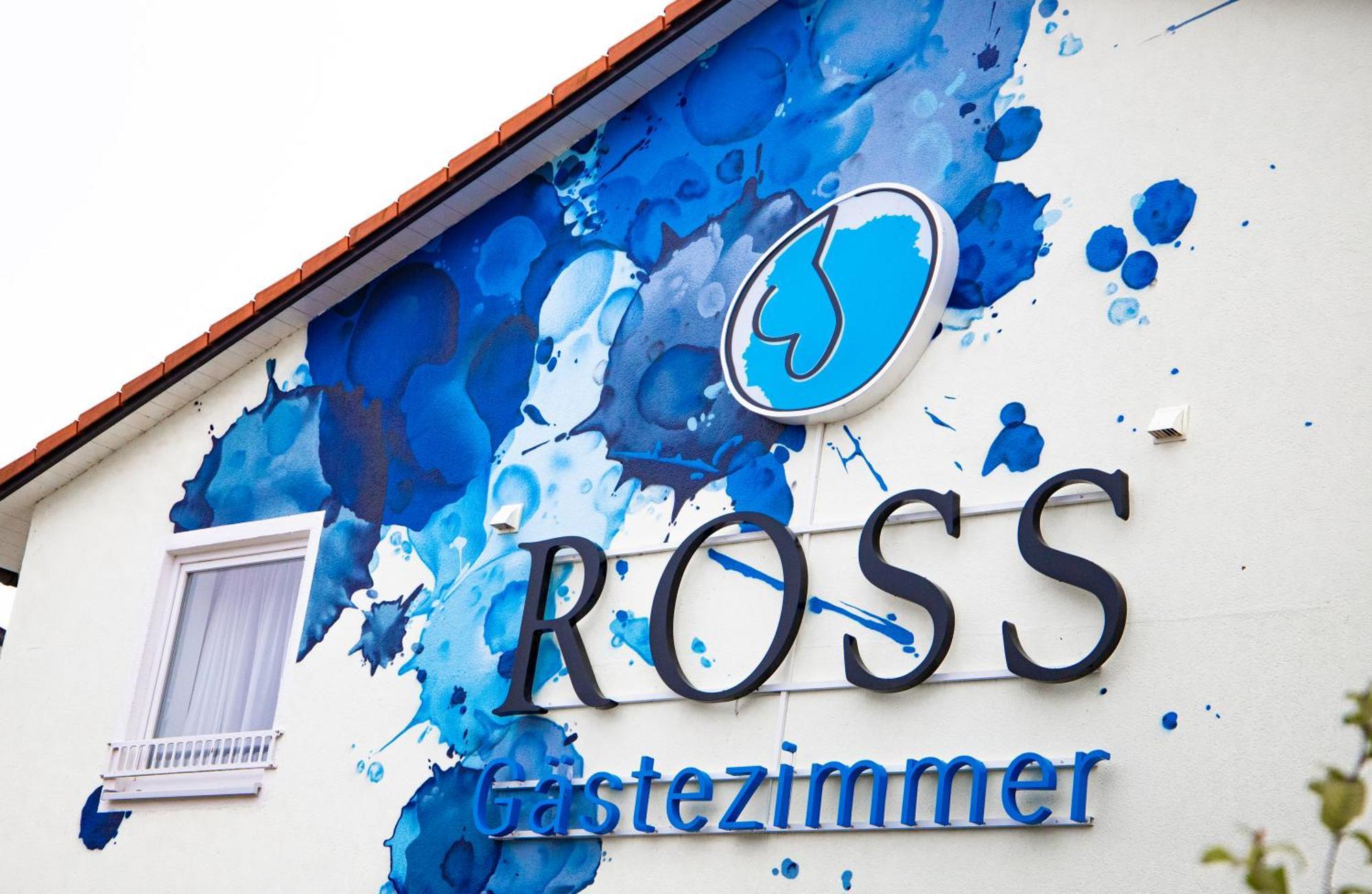 Gaestezimmer Ross Hohenlinden Exteriör bild