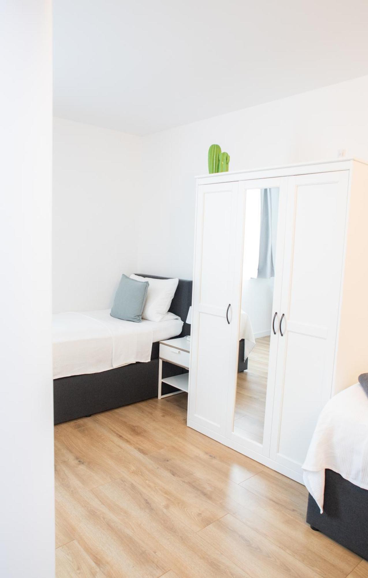Gaestezimmer Ross Hohenlinden Exteriör bild