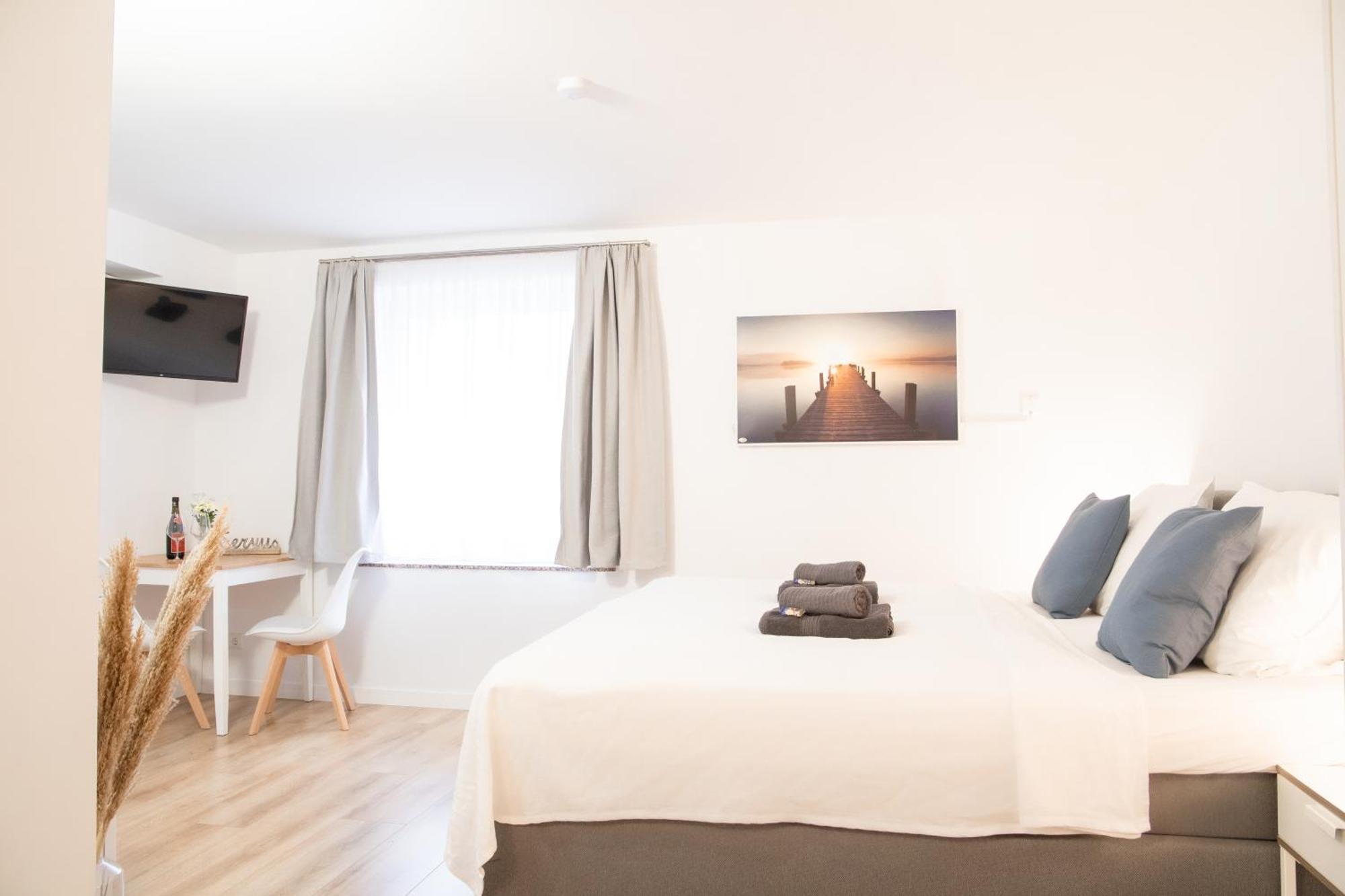 Gaestezimmer Ross Hohenlinden Exteriör bild